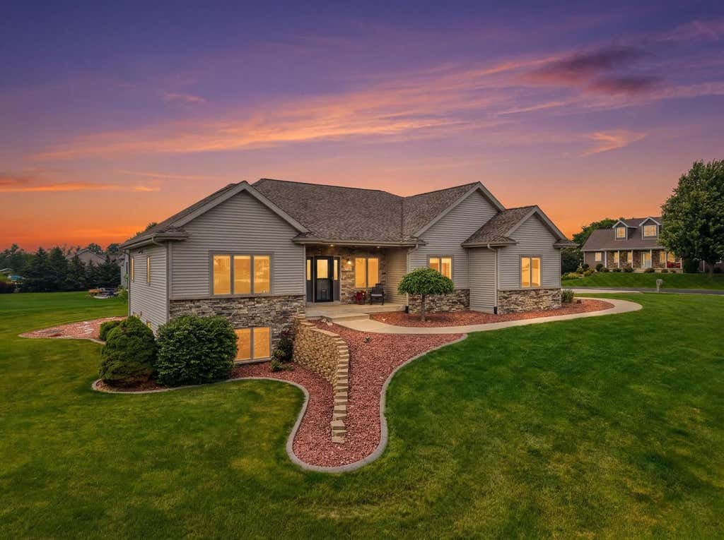 Photo of 3017 Craig LANE, Sun Prairie, WI 53590 (MLS # 2027157)