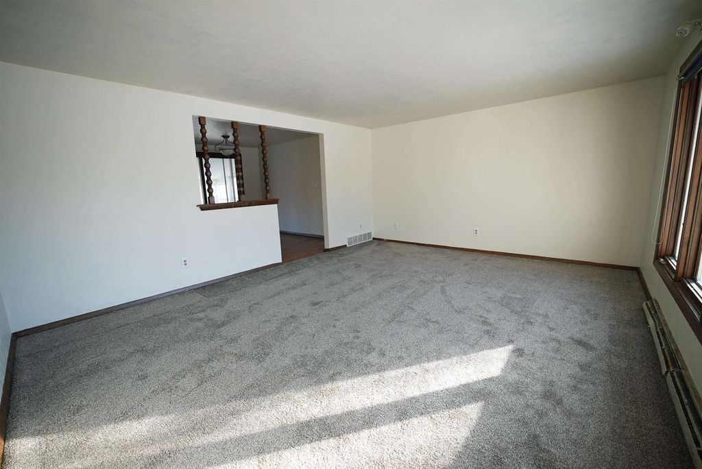 Photo of 530 Lorraine LANE, Green Bay, WI 54311 (MLS # 50320076)