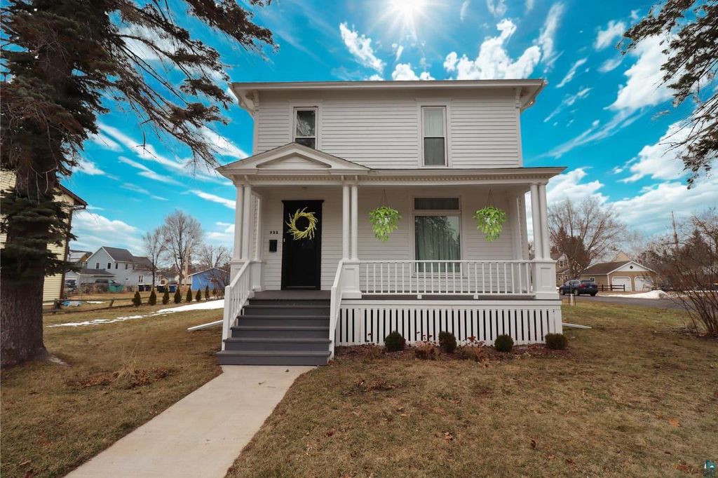 Photo of 922 Vaughn AVENUE, Ashland, WI 54806 (MLS # 6124291)