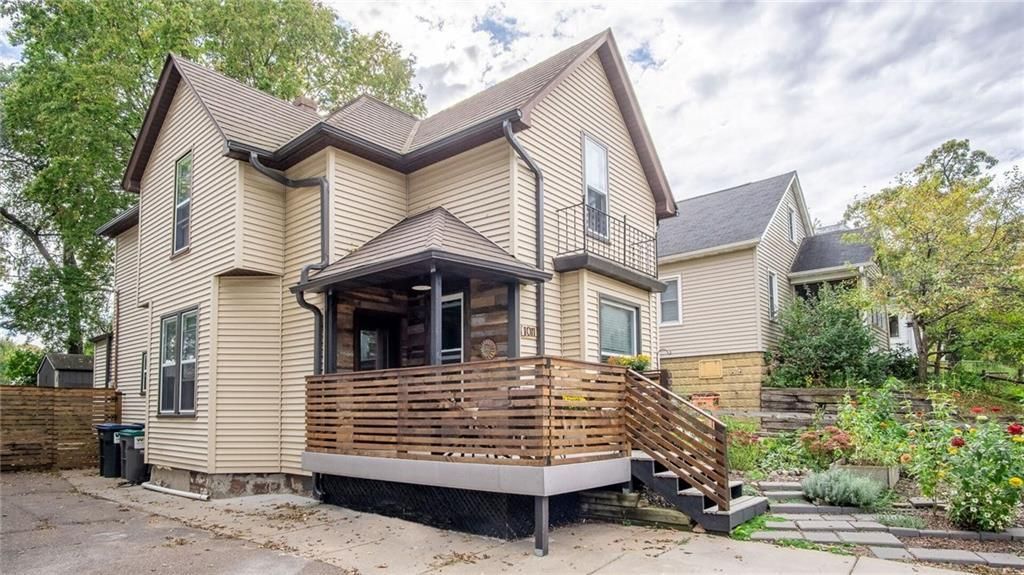 Photo of 1011 E Grand AVENUE, Eau Claire, WI 54701 (MLS # 1596240)