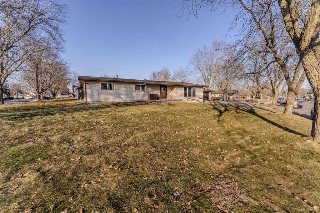 Photo of 1615 Lakeview DRIVE, Tomah, WI 54660 (MLS # 2016631)