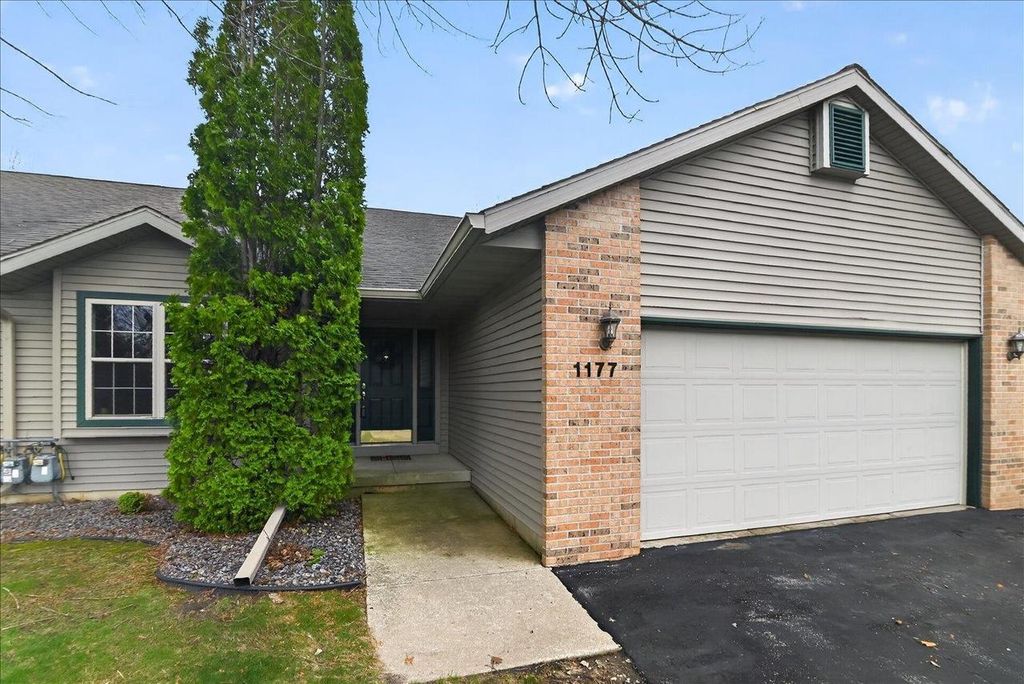 Photo of 1177 Sawyer WAY #10, Sun Prairie, WI 53590 (MLS # 2020699)