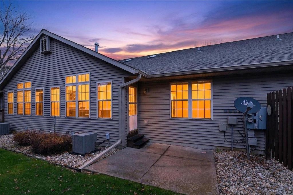 Photo of 1177 Sawyer WAY #10, Sun Prairie, WI 53590 (MLS # 2020699)