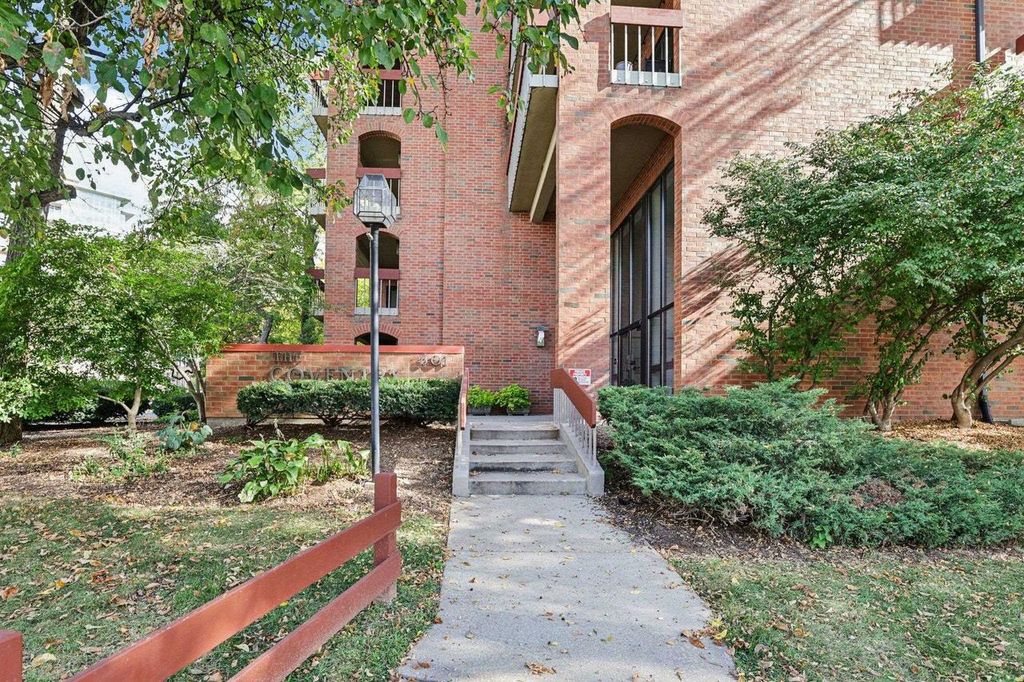 Photo of 601 N Segoe ROAD #301, Madison, WI 53705 (MLS # 2014501)