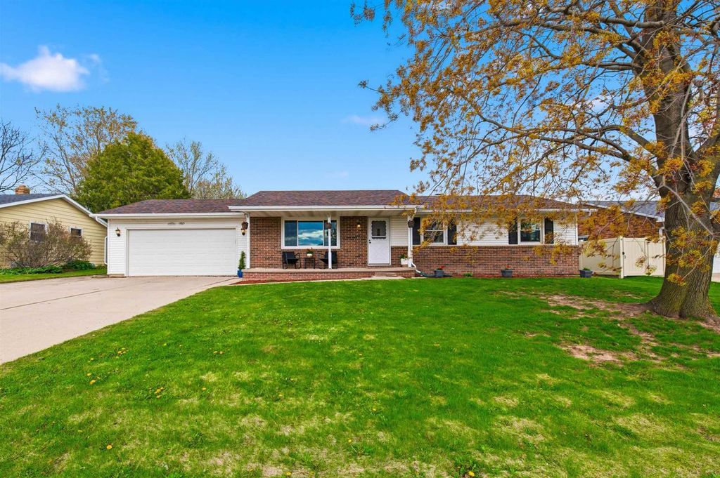 Photo of 1465 Guns STREET, Green Bay, WI 54311 (MLS # 50325047)