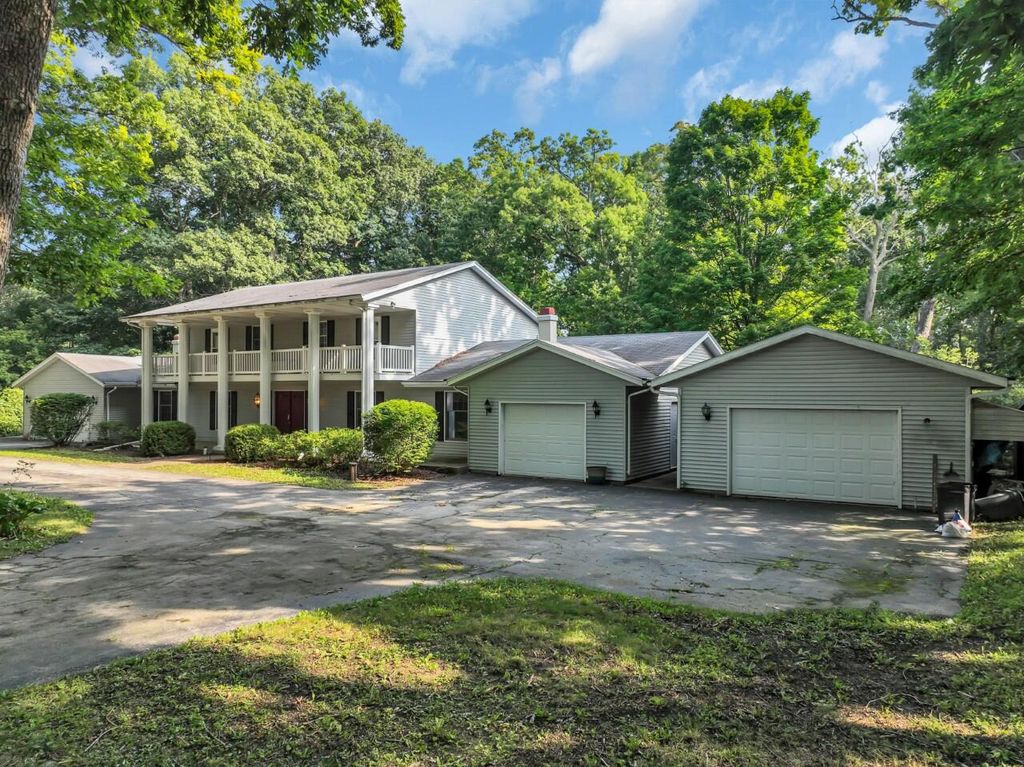 Photo of 1405 N English Settlement AVENUE, Burlington, WI 53105 (MLS # 1937105)