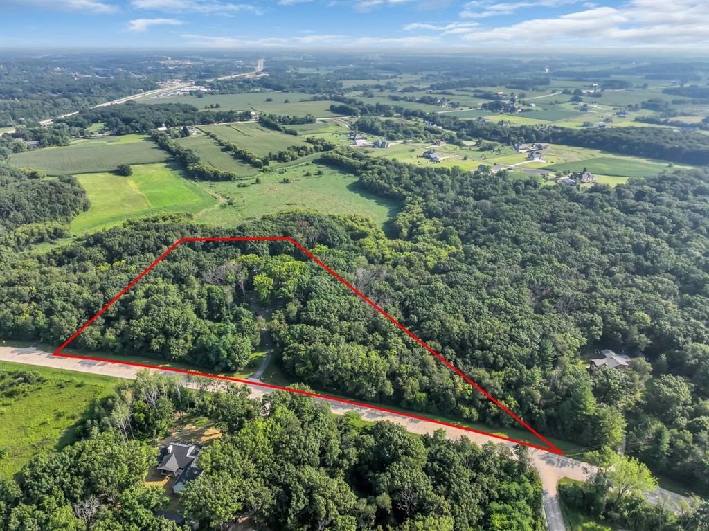 Photo of 1405 N English Settlement AVENUE, Burlington, WI 53105 (MLS # 1937105)