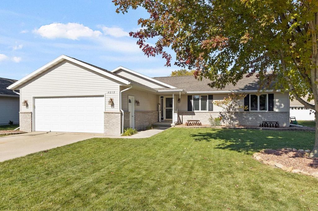 Photo of 102 N Water STREET #212, Milwaukee, WI 53202 (MLS # 1945209)