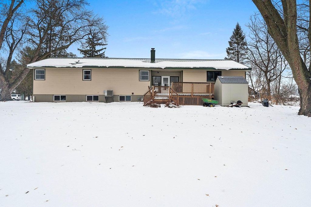 Photo of 905 Washington STREET, Fremont, WI 54940 (MLS # 50319362)