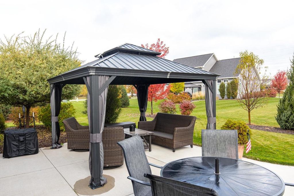 Photo of W5724 Jochmann DRIVE, Appleton, WI 54915 (MLS # 50317446)