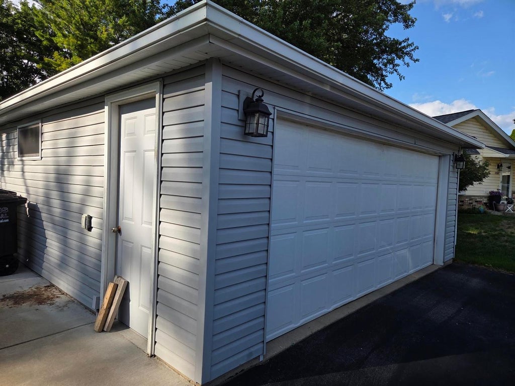 Photo of 1544 Riverdale DRIVE, Oconomowoc, WI 53066 (MLS # 2031542)