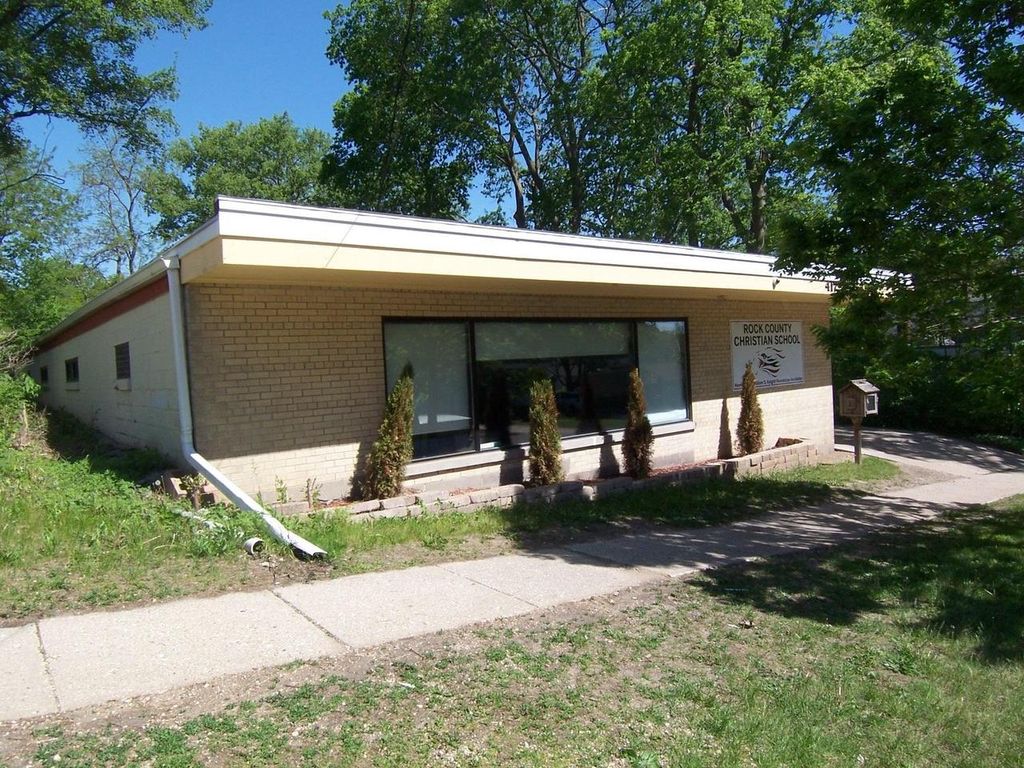Photo of 417 Harrison AVENUE, Beloit, WI 53511 (MLS # 2023582)