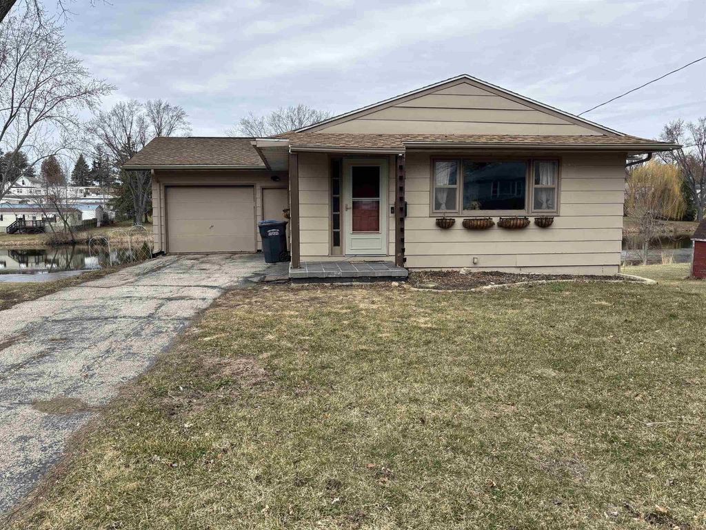 Photo of 731 N Main STREET, Columbus, WI 53925 (MLS # 2018649)