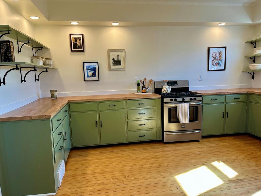 Photo of 721 Washington AVENUE, Oshkosh, WI 54901 (MLS # 50321735)