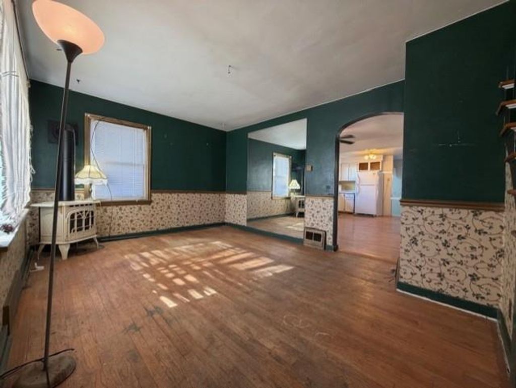 Photo of 2116 Lincoln AVENUE, Stevens Point, WI 54481 (MLS # 22600801)