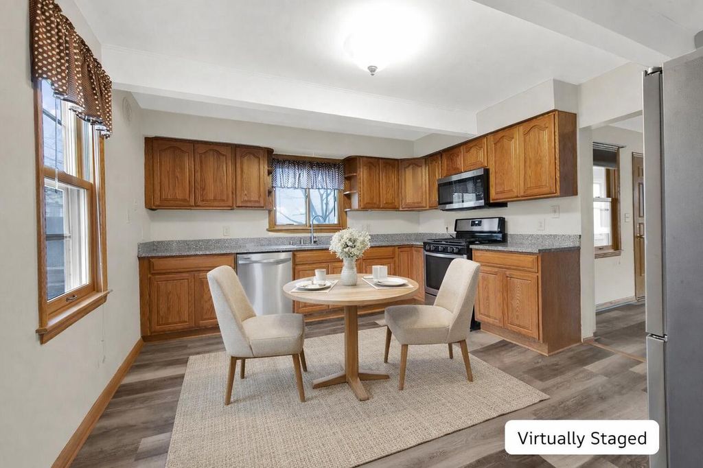 Photo of 1712 E Saveland AVENUE, Milwaukee, WI 53207 (MLS # 1952937)