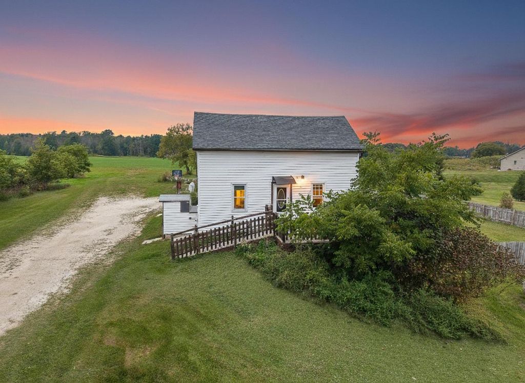 Photo of 1922 Madson ROAD, Manitowoc, WI 54220 (MLS # 1934996)