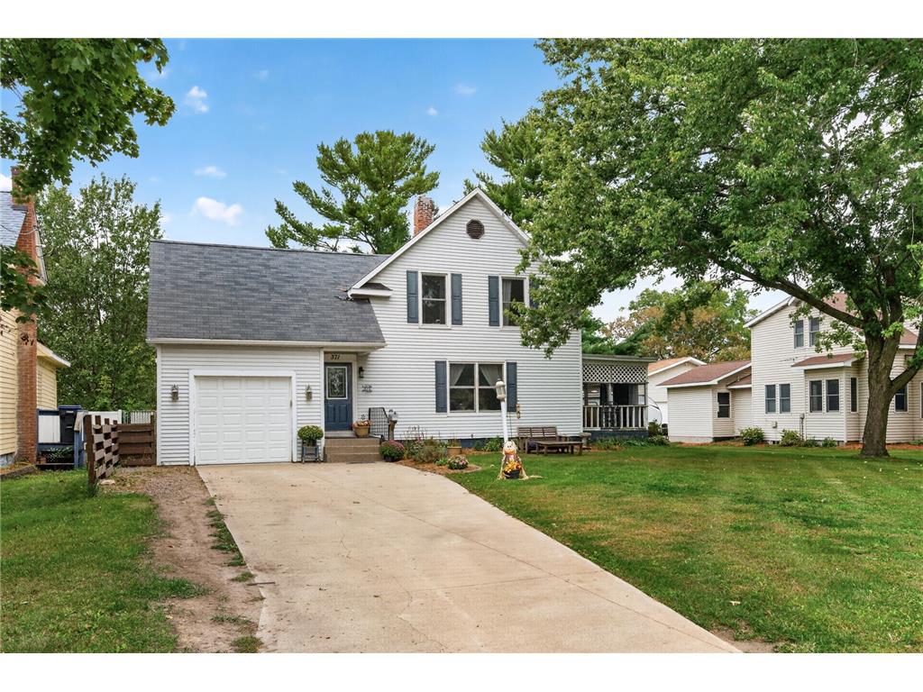 Photo of 371 S Washington AVENUE, New Richmond, WI 54017 (MLS # 7152230)