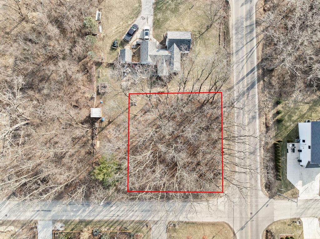 Photo of Lt1 Woodland DRIVE, Lake Geneva, WI 53147 (MLS # 1951799)