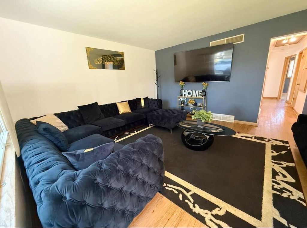 Photo of 6130 W Leon TERRACE, Milwaukee, WI 53218 (MLS # 1937553)