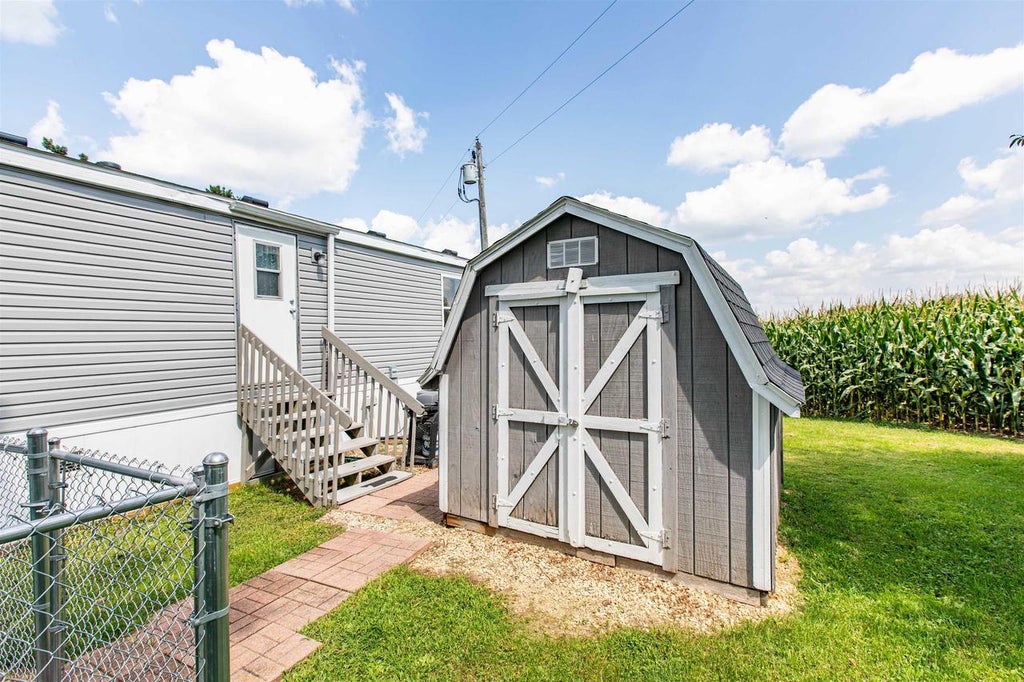 Photo of 30972 County Road XX #310, Platteville, WI 53818 (MLS # 2031564)