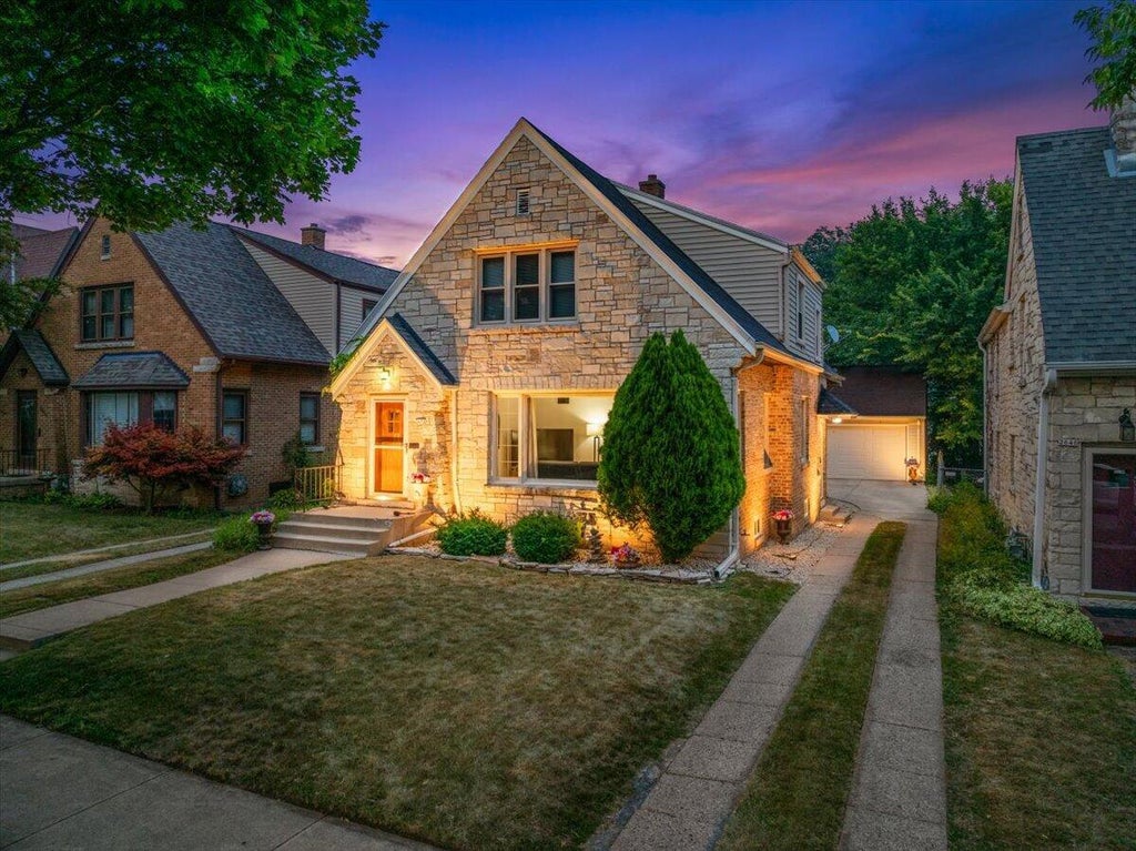 Photo of 2650 N 70th STREET #2652, Wauwatosa, WI 53213 (MLS # 1972141)