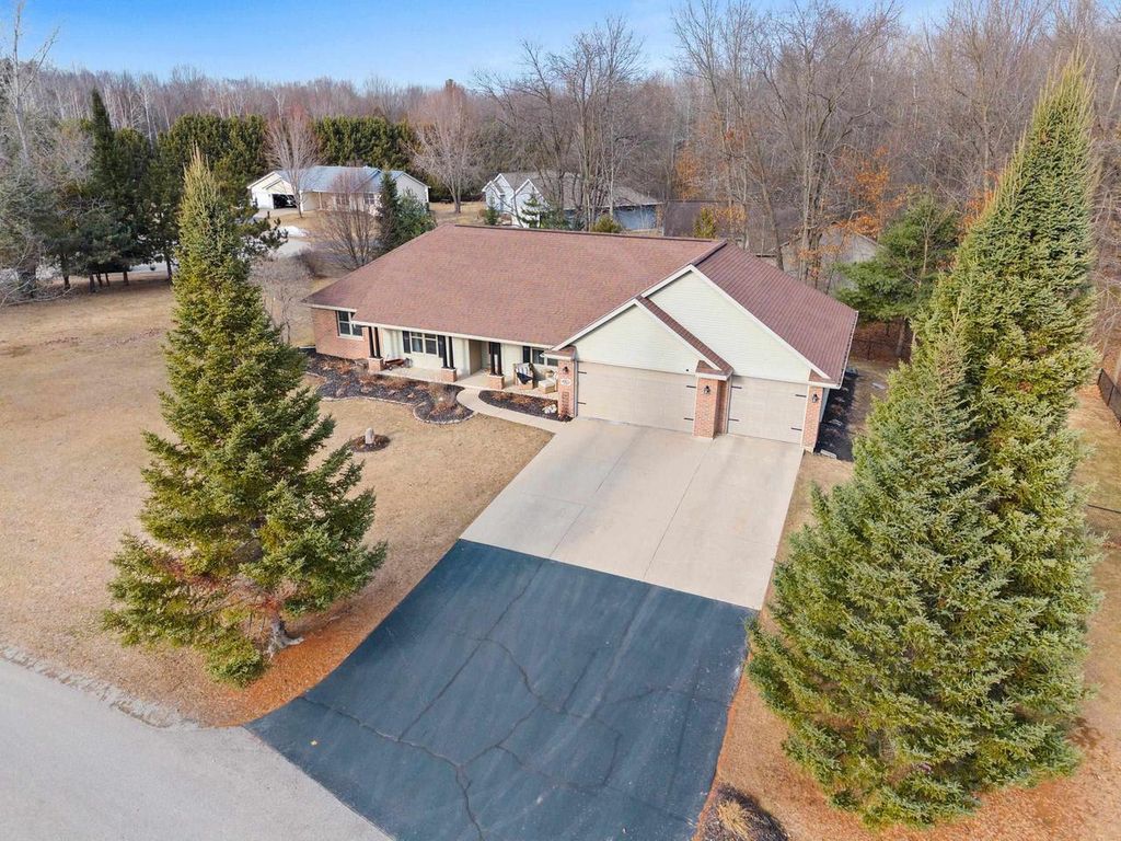 Photo of 334 Thomas WAY, Sobieski, WI 54171 (MLS # 50322111)