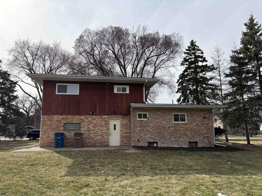 Photo of 1320 Sheboygan STREET, Oshkosh, WI 54904 (MLS # 50323117)