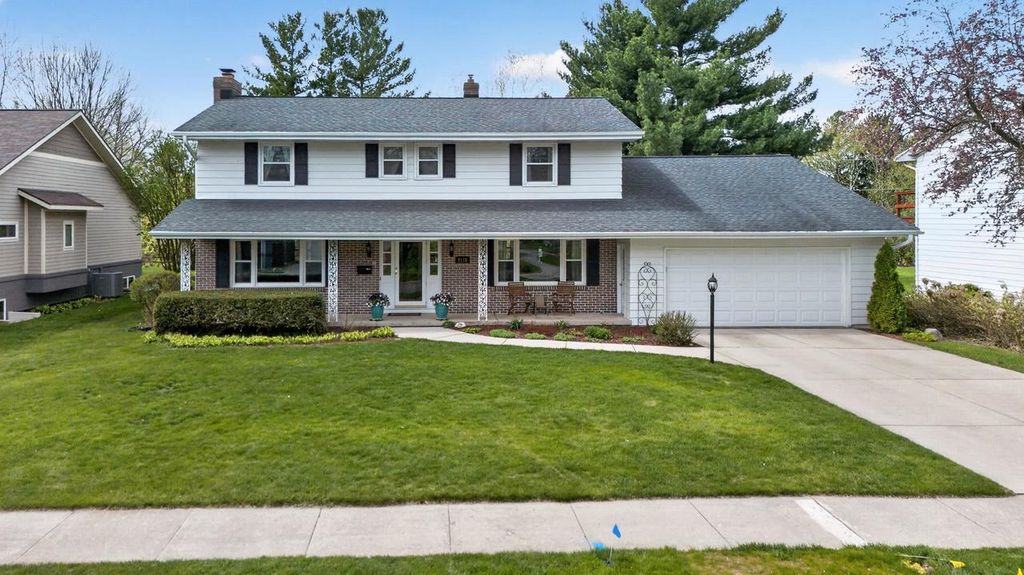 Photo of 2110 Sheridan DRIVE, Madison, WI 53704 (MLS # 2022408)