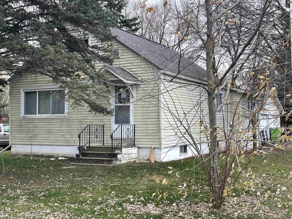 Photo of 401 2nd STREET, Withee, WI 54498 (MLS # 22505826)