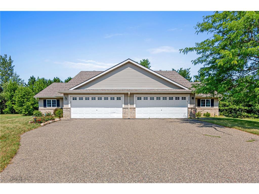 Photo of 305 Wildwood CIRCLE, Roberts, WI 54023 (MLS # 7111827)