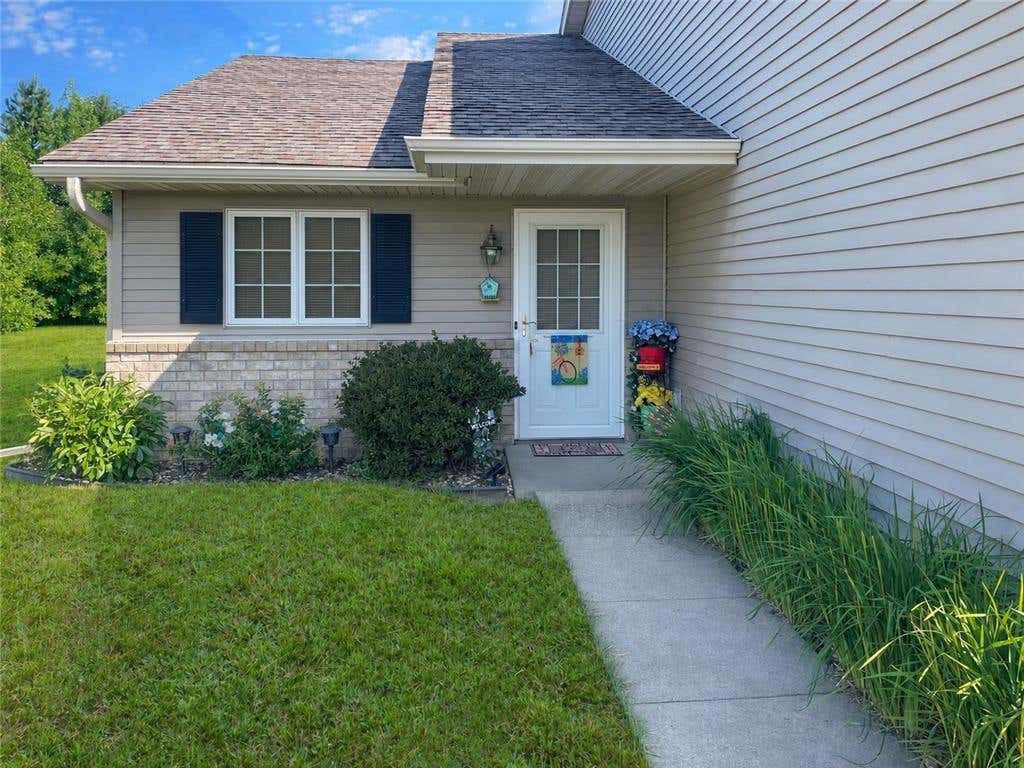 Photo of 305 Wildwood CIRCLE, Roberts, WI 54023 (MLS # 7111827)