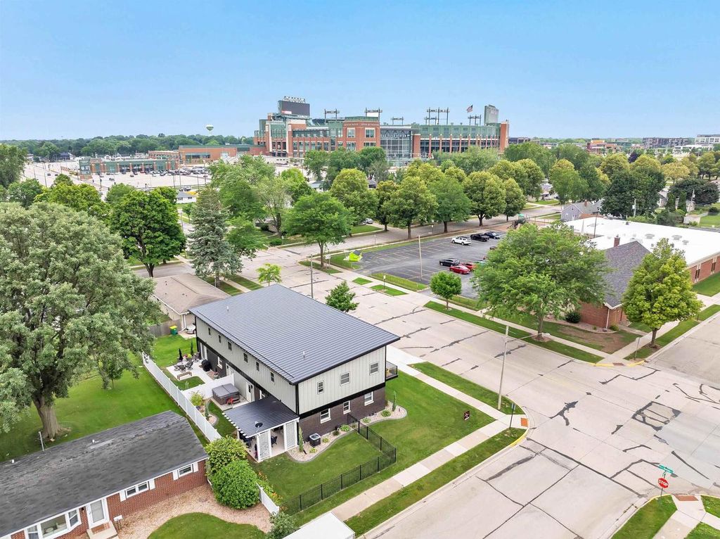 Photo of 1751 S Oneida STREET, Green Bay, WI 54304 (MLS # 50316412)