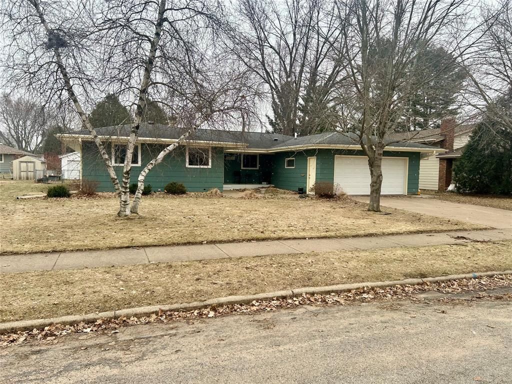 Photo of 1027 Bradley AVENUE, Eau Claire, WI 54701 (MLS # 1599094)