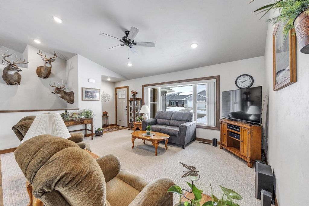 Photo of 444 Sunny Vista COURT, Seymour, WI 54165 (MLS # 50320721)