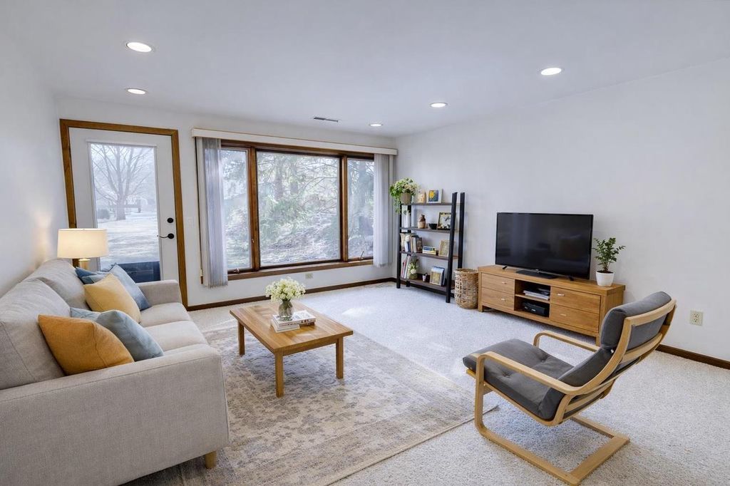 Photo of 9 Oak Grove DRIVE, Madison, WI 53717 (MLS # 2017391)