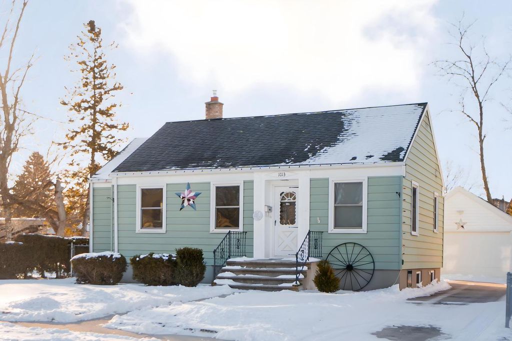 Photo of 1013 28th STREET, Two Rivers, WI 54241 (MLS # 1948830)