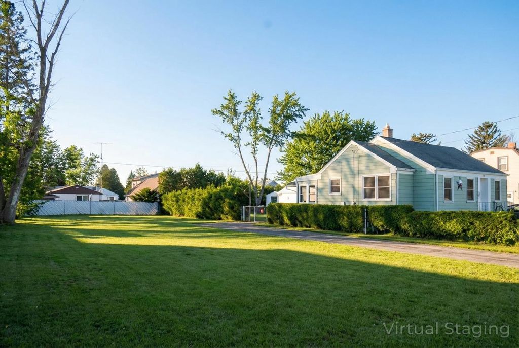 Photo of 1013 28th STREET, Two Rivers, WI 54241 (MLS # 1948830)