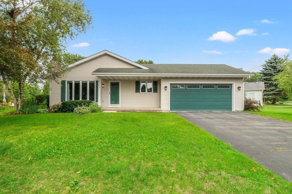 Photo of 6302 Dylyn DRIVE, Madison, WI 53719 (MLS # 2025991)