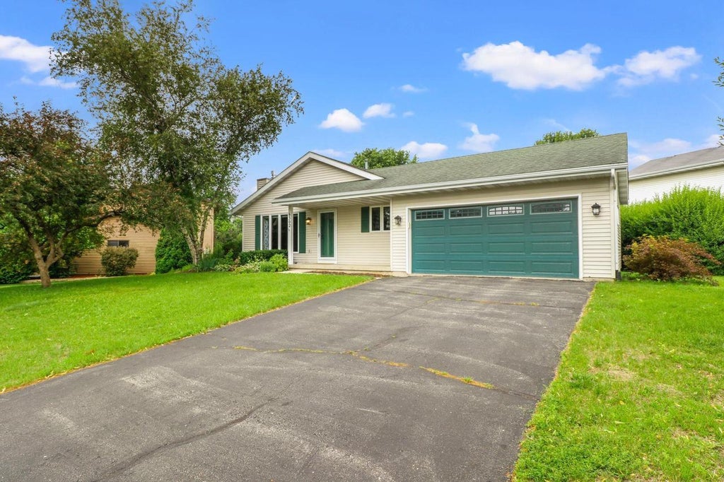Photo of 6302 Dylyn DRIVE, Madison, WI 53719 (MLS # 2025991)