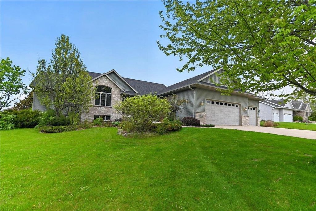 Photo of 2988 Wyndwood WAY, Sun Prairie, WI 53590 (MLS # 2021559)