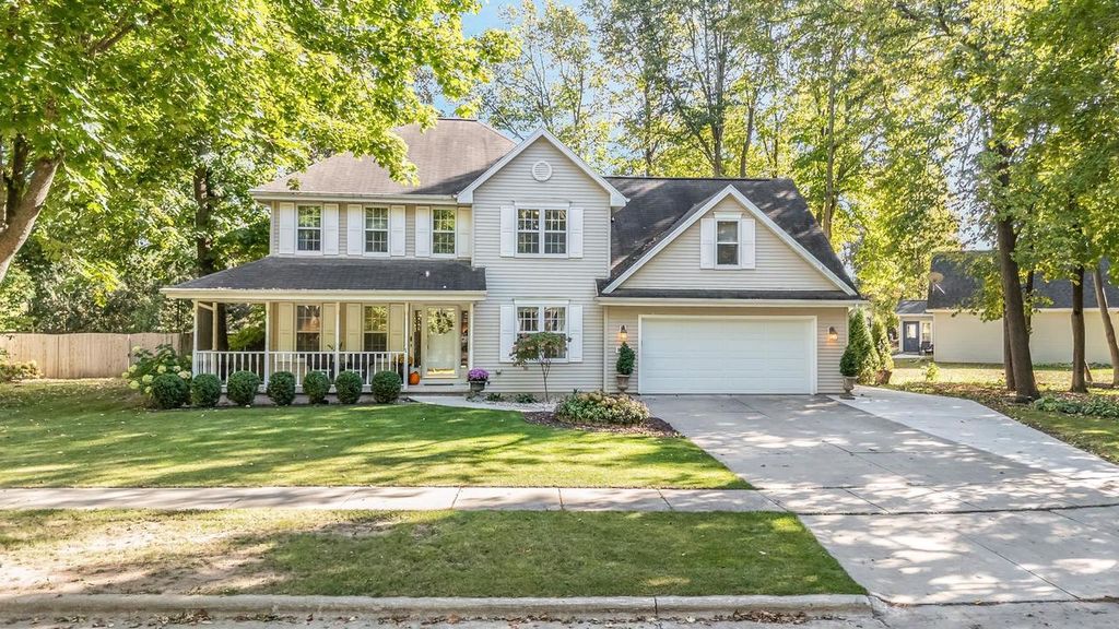 Photo of 1564 Villa Park DRIVE, Oshkosh, WI 54904 (MLS # 50316427)