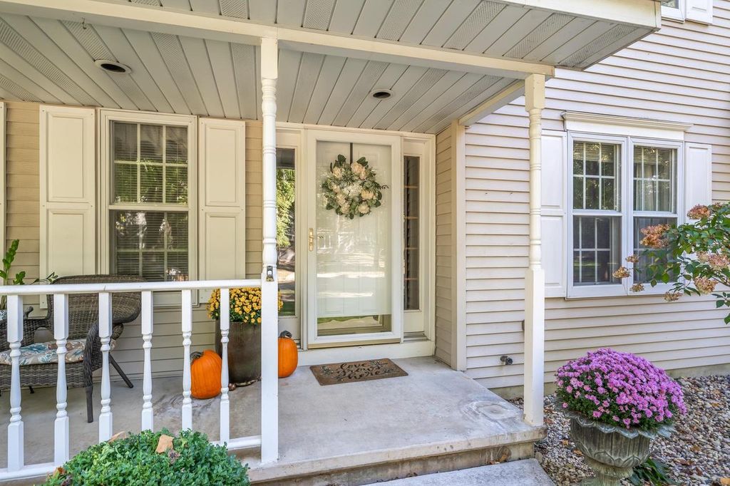 Photo of 1564 Villa Park DRIVE, Oshkosh, WI 54904 (MLS # 50316427)