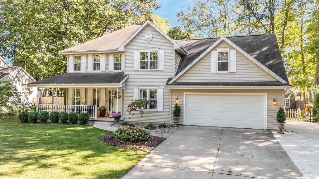 Photo of 1564 Villa Park DRIVE, Oshkosh, WI 54904 (MLS # 50316427)