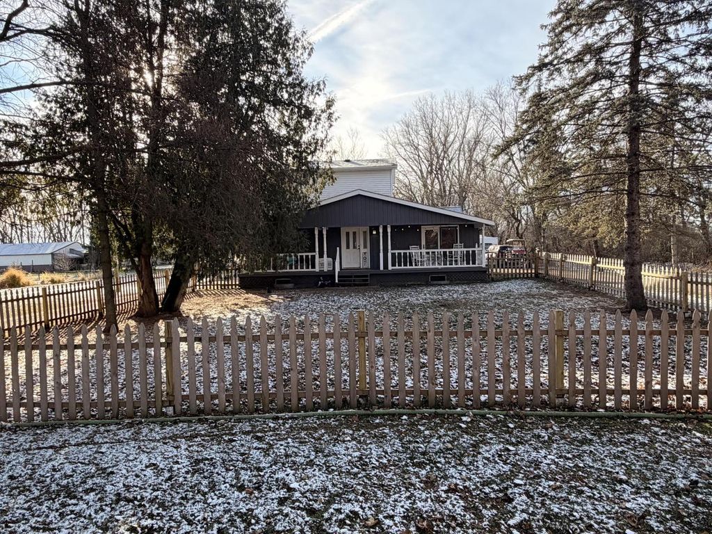 Photo of N7035 Center STREET, Horicon, WI 53032 (MLS # 1943973)