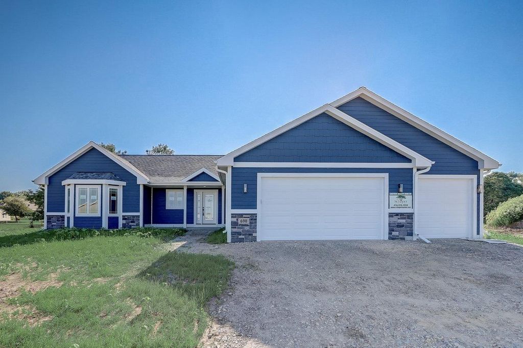 Photo of 1455 Greenfield AVENUE, Burlington, WI 53105 (MLS # 1940311)