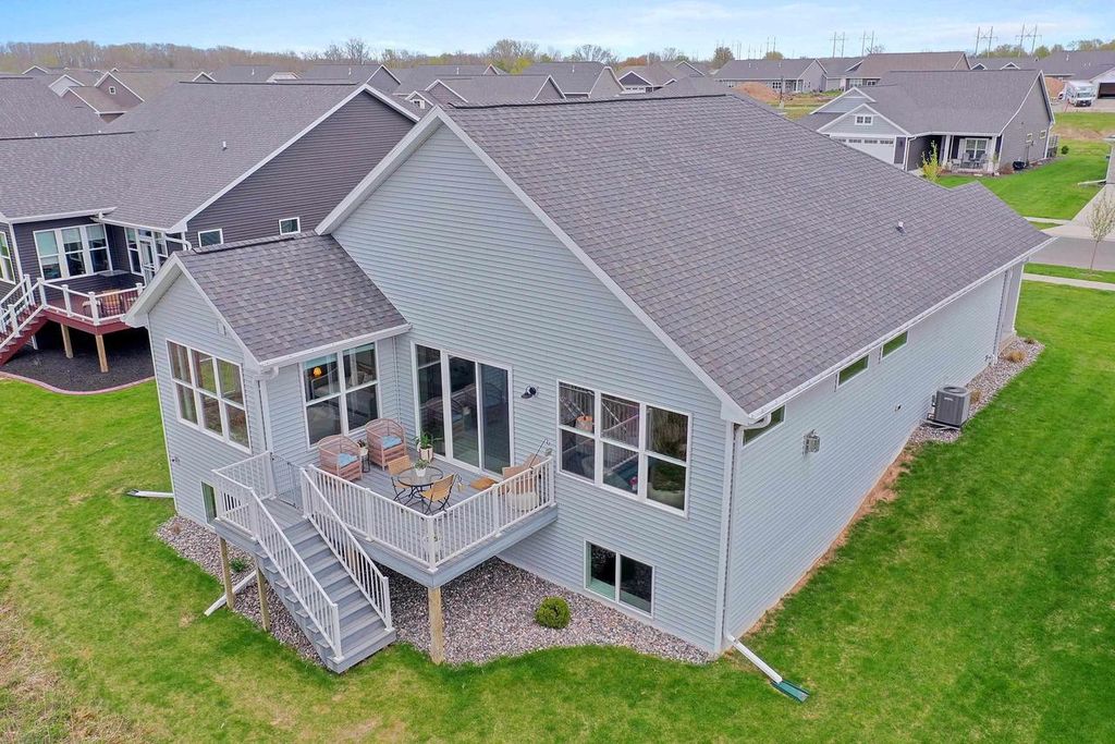 Photo of 369 Hidden Creek TRAIL, Green Bay, WI 54303 (MLS # 50325589)