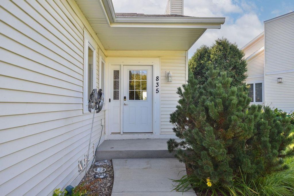 Photo of 835 Bridlewood DRIVE, Hartford, WI 53027 (MLS # 1956645)