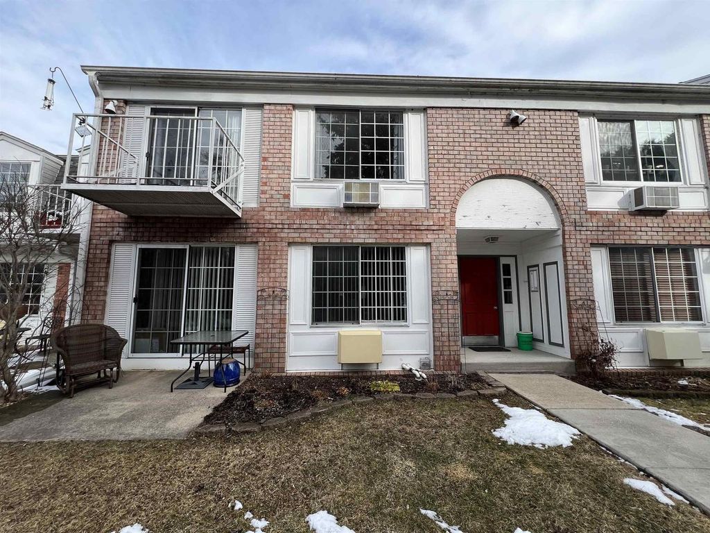 Photo of 2142 Allen BOULEVARD #4, Middleton, WI 53562 (MLS # 2017985)