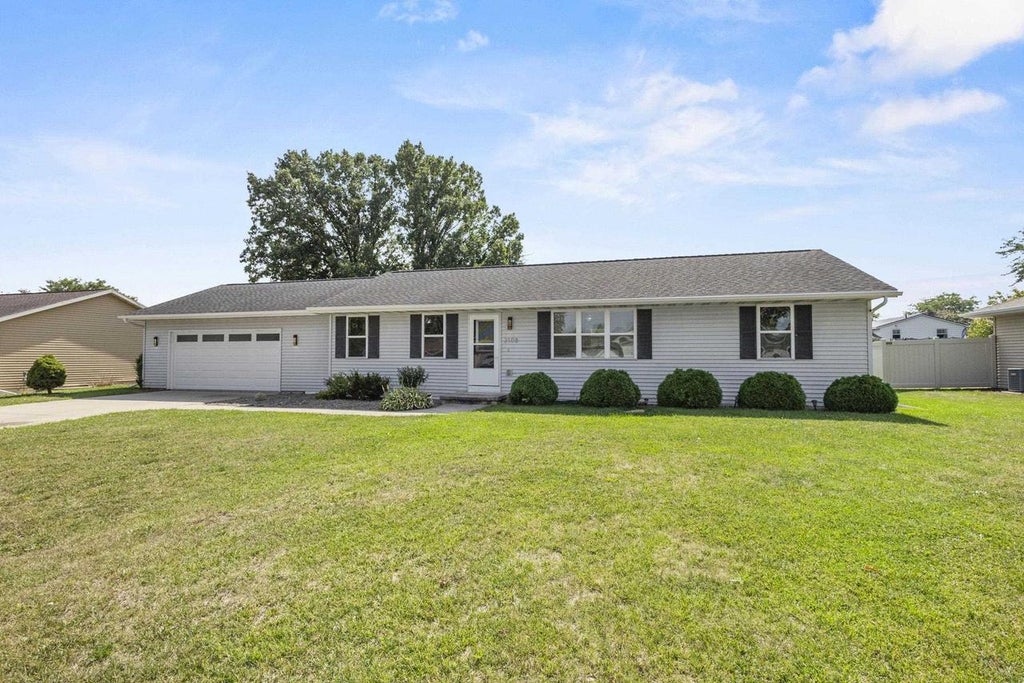 Photo of 2108 Gadwall LANE, Green Bay, WI 54311 (MLS # 50331949)